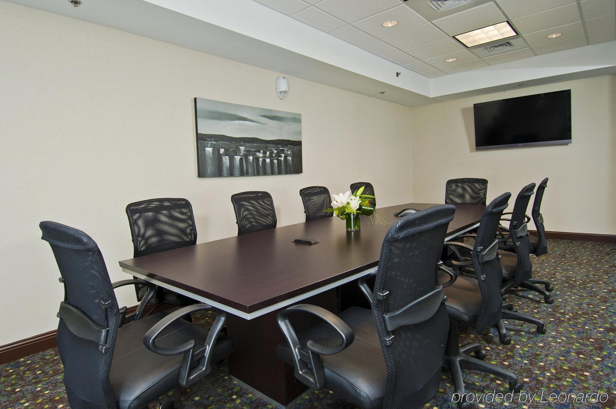 Holiday Inn Express & Suites Morton Peoria Area By Ihg Business photo