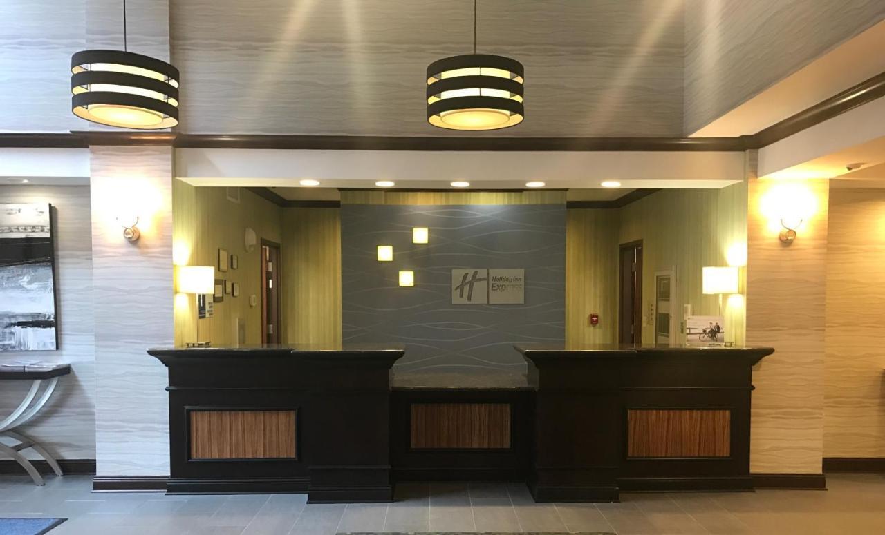 Holiday Inn Express & Suites Morton Peoria Area By Ihg Exterior photo